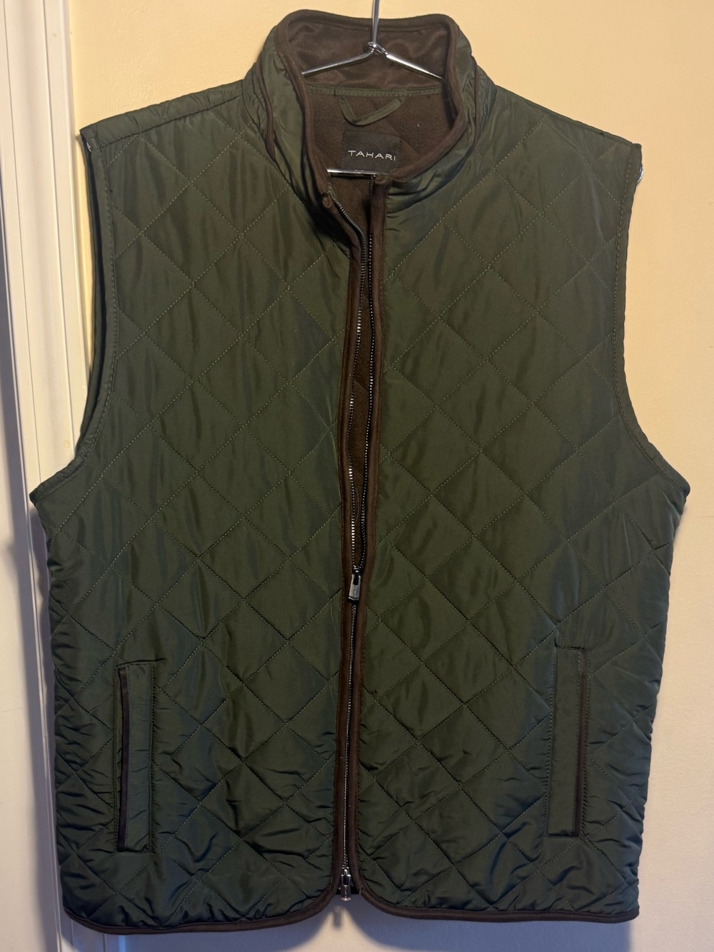 Tahari Quilted Men's Vest in Olive